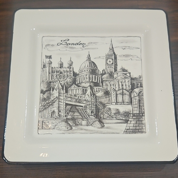 set of 3 Pietro Brunelli Black and White Architectural Dinnerware - Picture 3 of 4